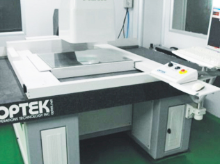 Two dimension measuring instrument